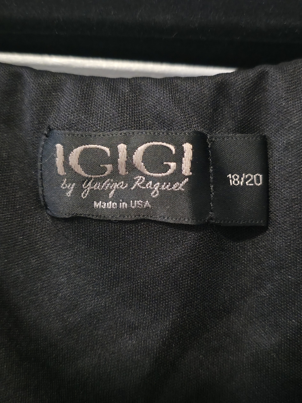 Igigi Black Dress with Red Paisley Print 18/20 - Picture 2 of 2